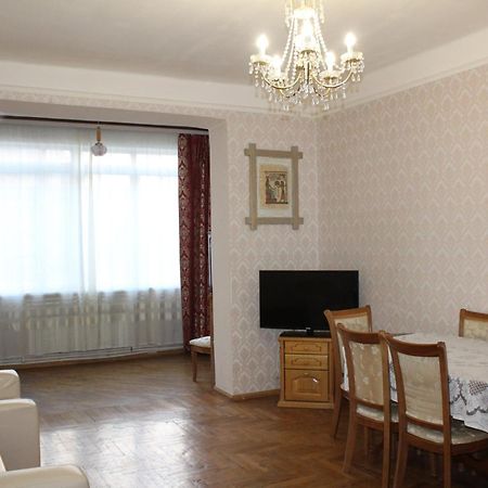 Вид На Арарат Erevan Esterno foto