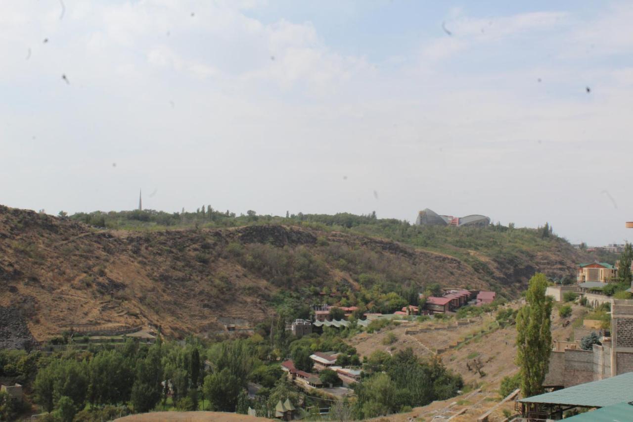 Вид На Арарат Erevan Esterno foto